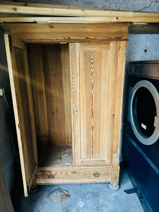 Sprzedam szafę drewnianą