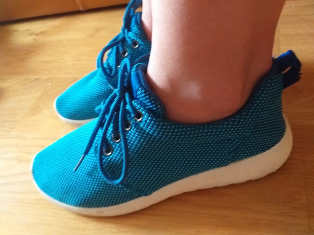 Buty sportowe r.38-39