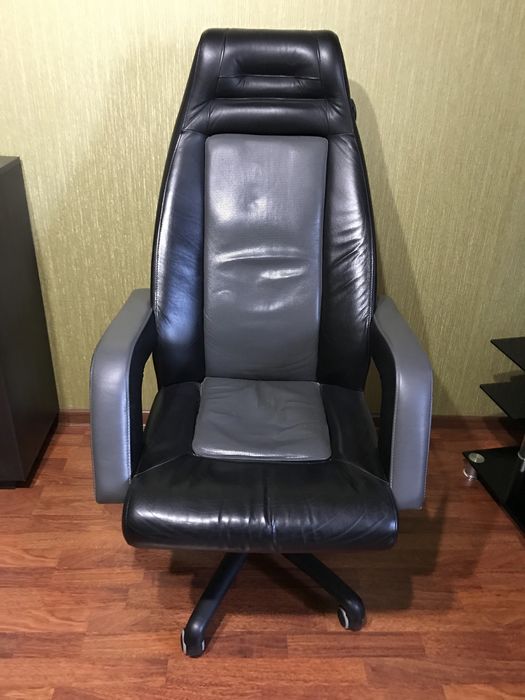 Кресло офисное, кожаное, массажное.