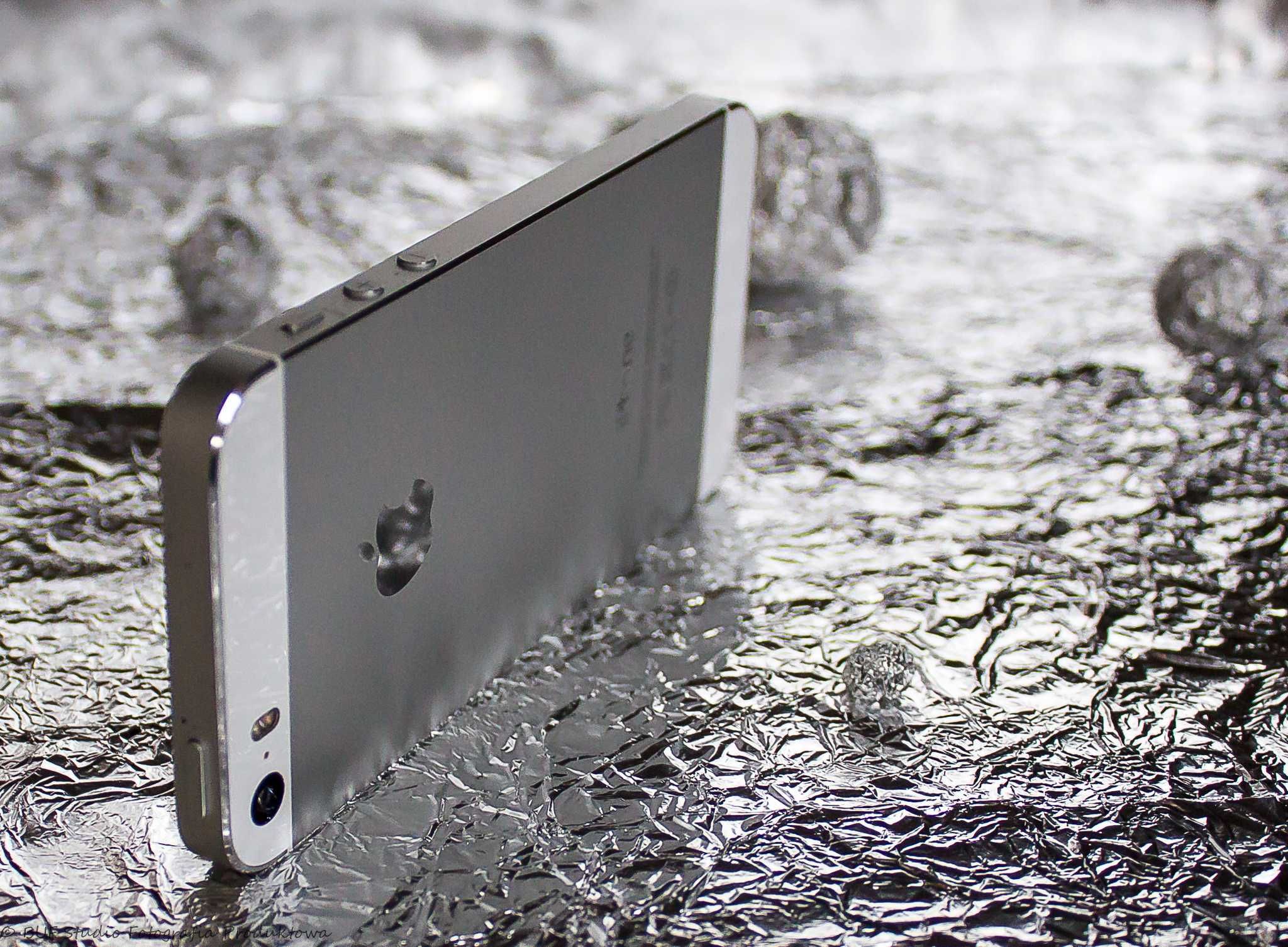 iPhone Apple SE Silver White iOS 15.8.2 64 GB