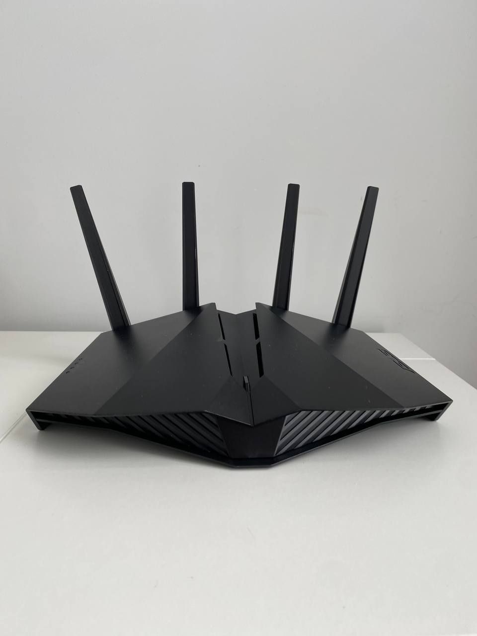 Маршрутизатор ASUS AX82U швидкий та надійний роутер WiFi6 AiMesh 12в