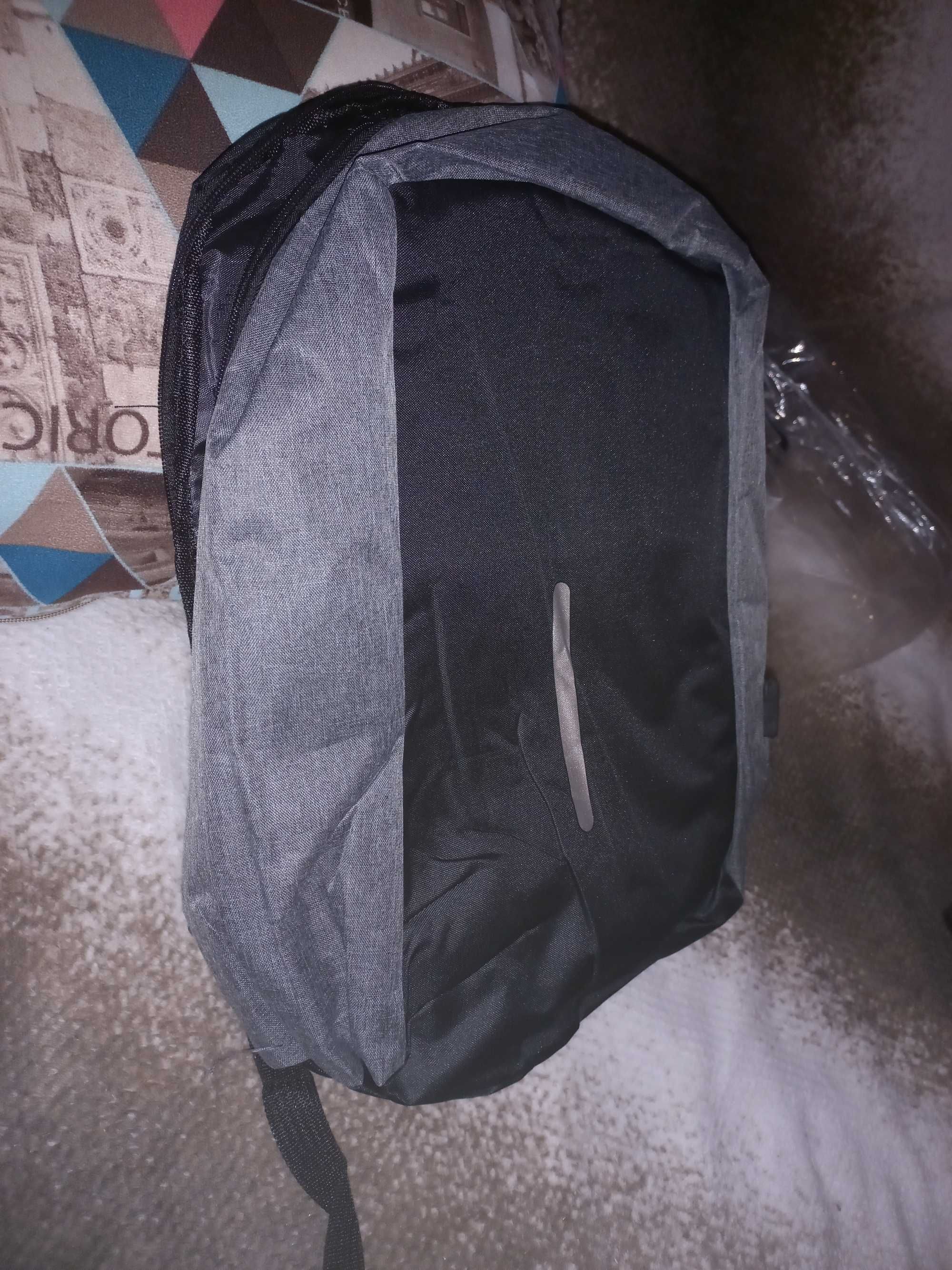 Рюкзак із захистом   USB-портом з відділенням для ноутбука 15,6