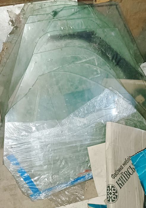 Скло.Полички скляні для холодильних вітрин.Холодильник.