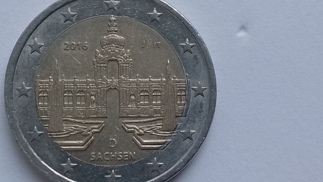 Monety 2 Euro z błędami w druku