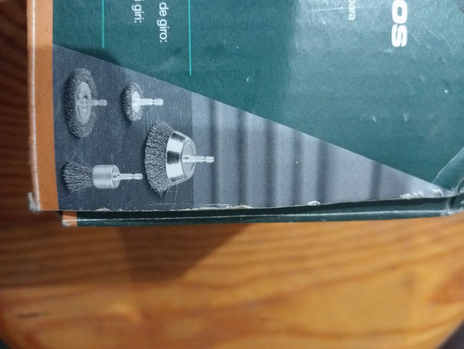 Set de 4 escovas de metal Parkside