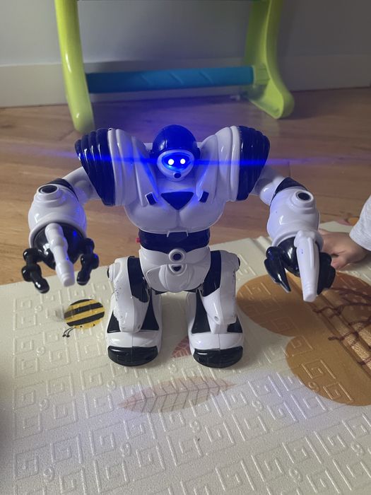 Робот дитячий на батарейках