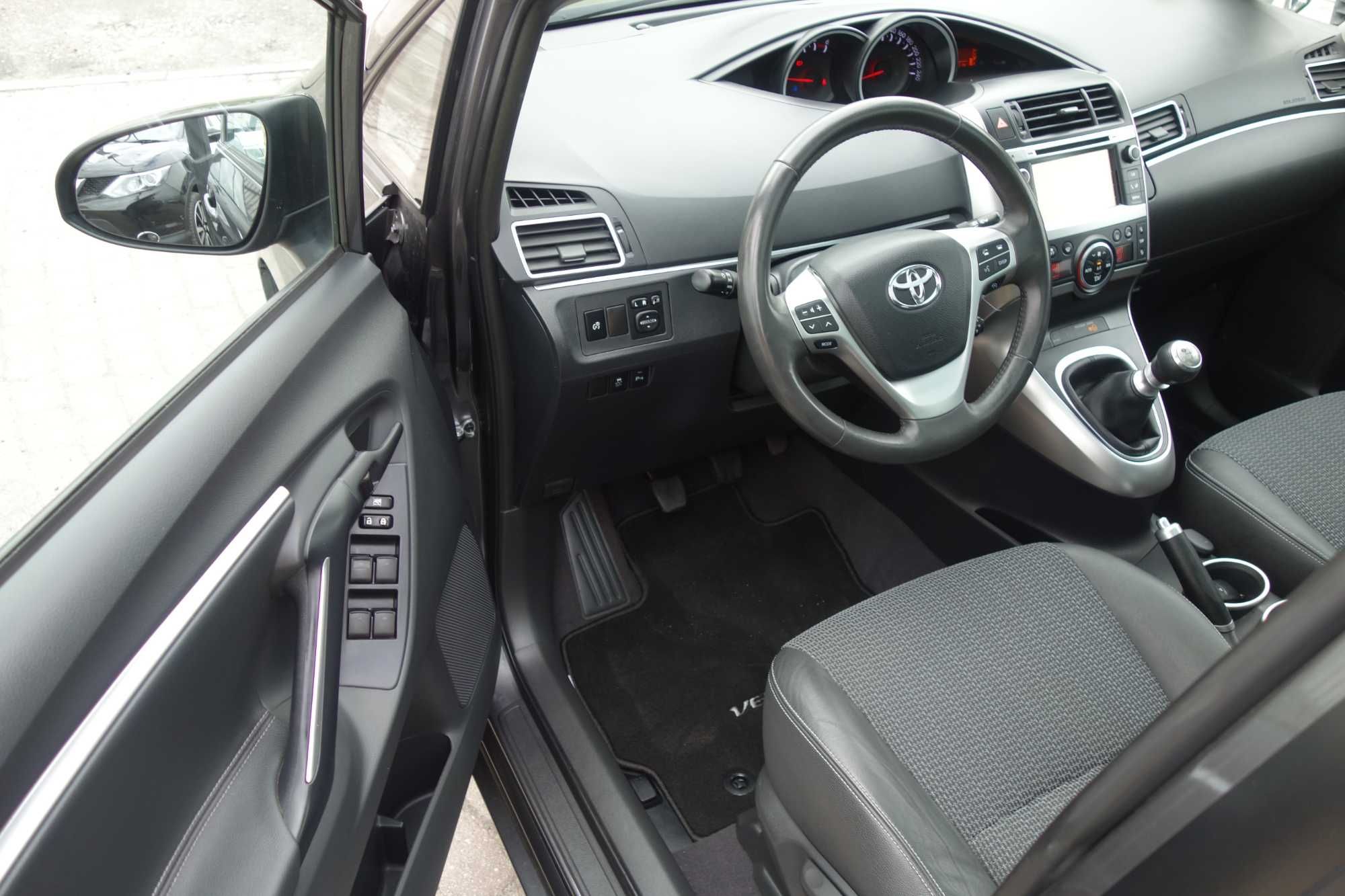 Toyota Verso 2.0D-4D 126KM Led Xenon Panorama Navi Klimatronic Skóry