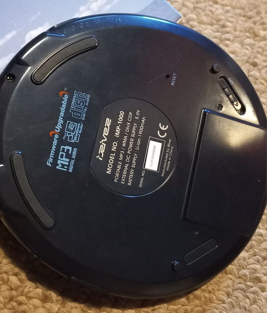 Чудовий плеєр CD Iriver