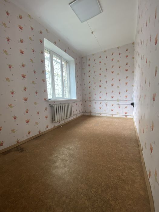 Здається окреме приміщення, район 12 школа.