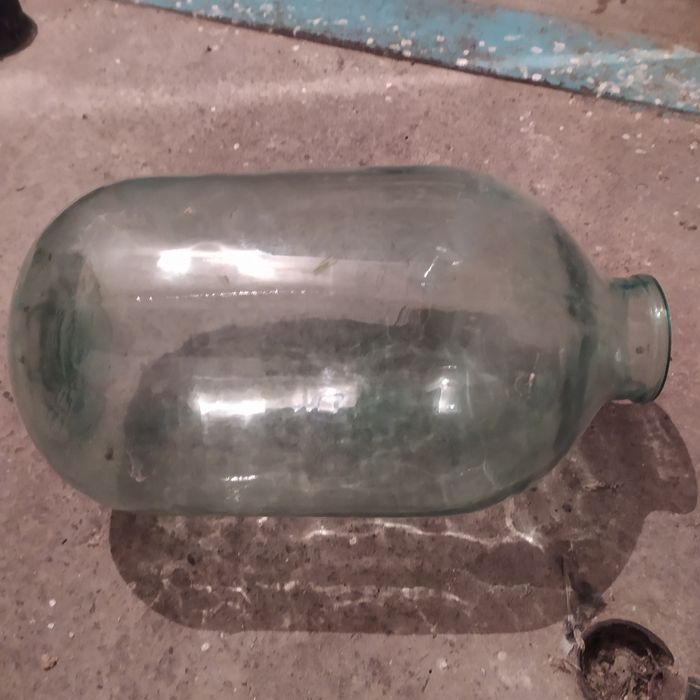 Продам 10л бутлі 6 штук,