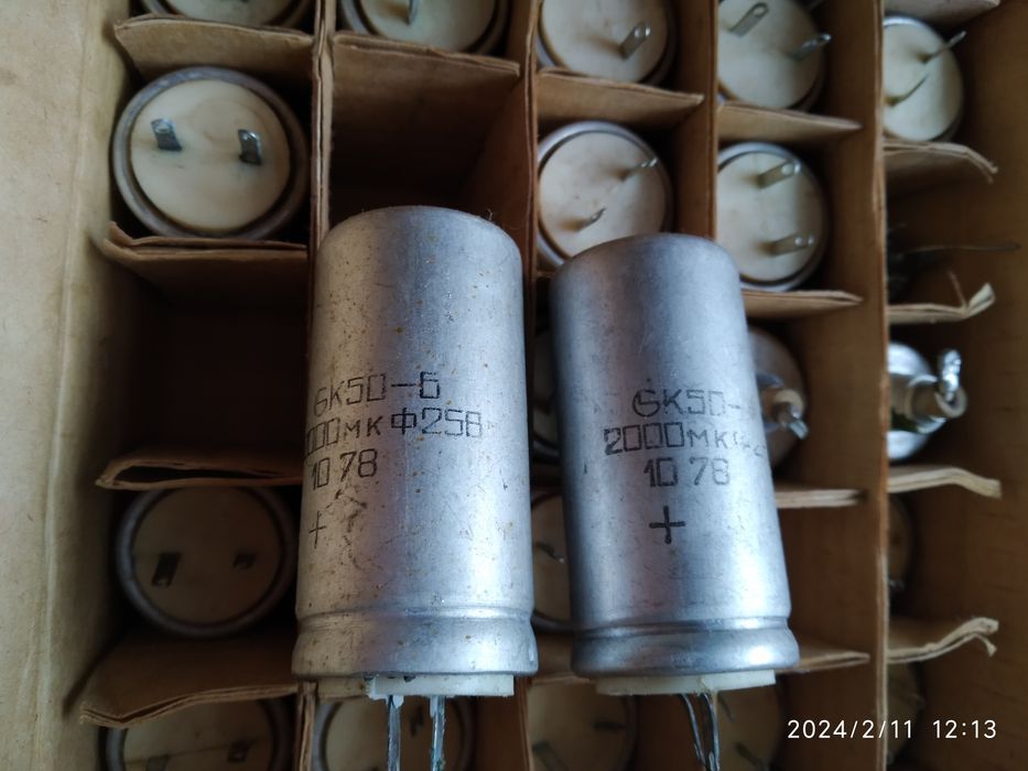 Радиодетали: лампы,конденсаторы,диоды и другое