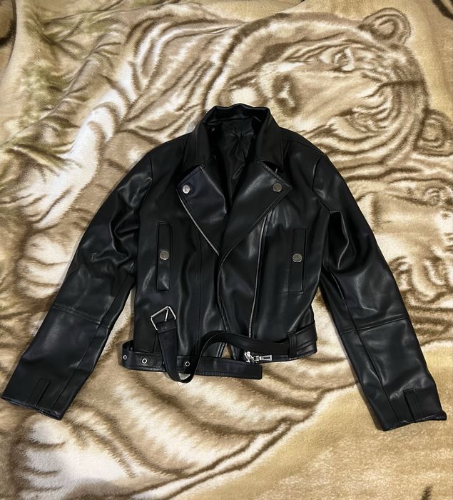 Дві стильні косухи ! Чорна класична та трендова варьонка