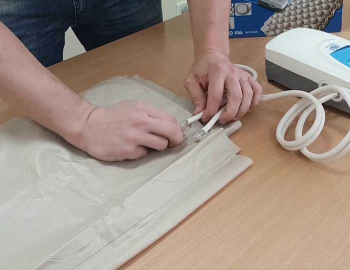 Матрац від пролежнів з компресором.