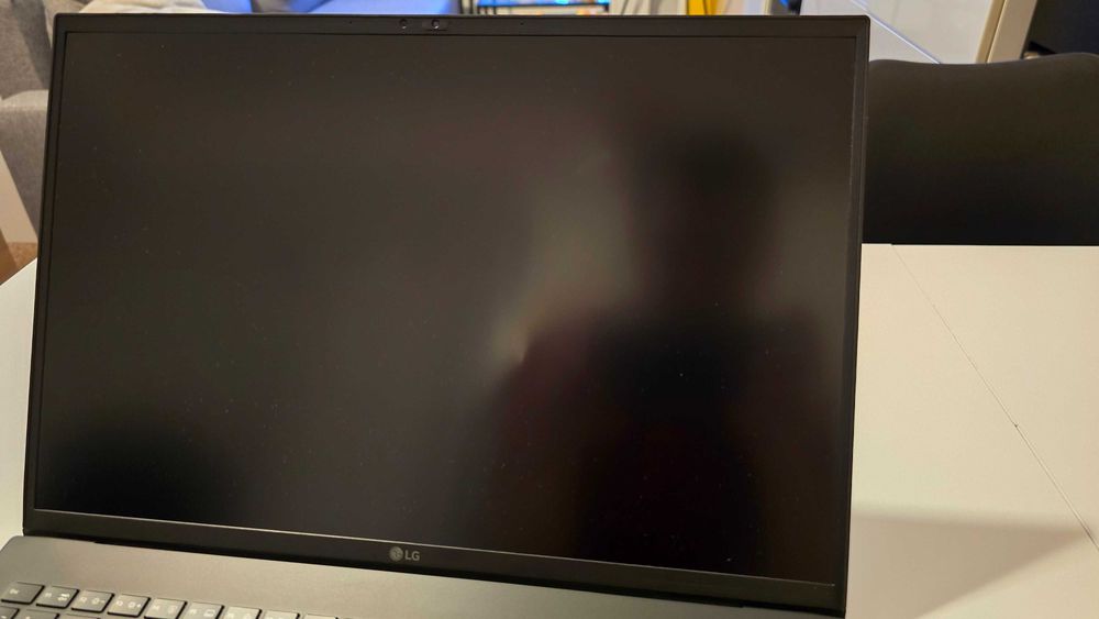 Laptop LG GRAM 15Z90Q bardzo lekki i5 16GB RAM czarny