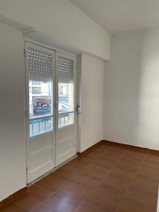 Arrendamento – Apartamento T1 convertido em T2