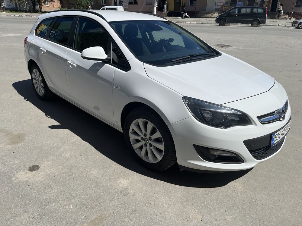 Продам Opel Astra J 2015 1.6 дизель