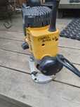 Frezarka Gornowrzecionowa DEWALT DW621 QS01 1100 W Nie wlacza sie