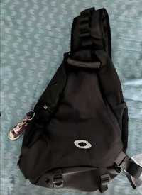 Oakley sling bag (рюкзак,месенджер)