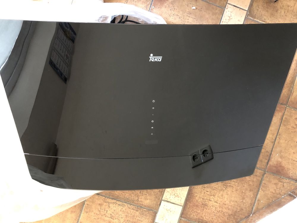 Вытяжка наклонная Teka DVU 590 черное стекло 90 см
