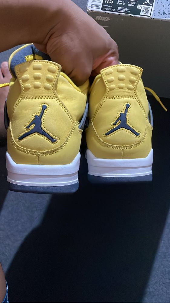 Jordan 4 Retro Lightning