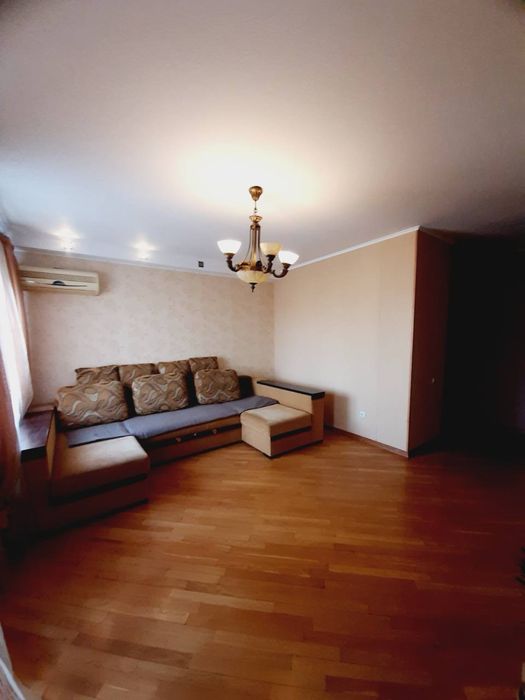 3 кімнатна квартира Рекордна / р-н Будинку меблів БК "Стікон"