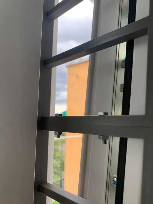 Kratki Ochronne Do Okna Na Wymiar - Kot/Pies