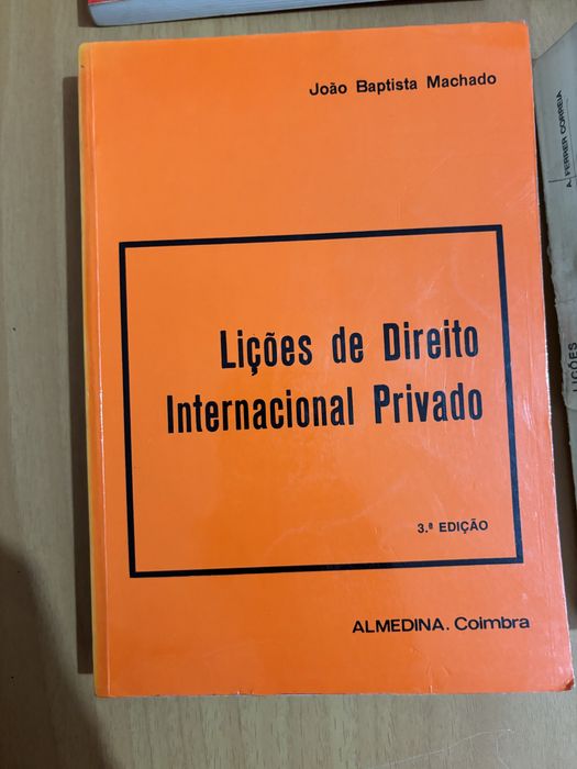 Livros de Direito variados