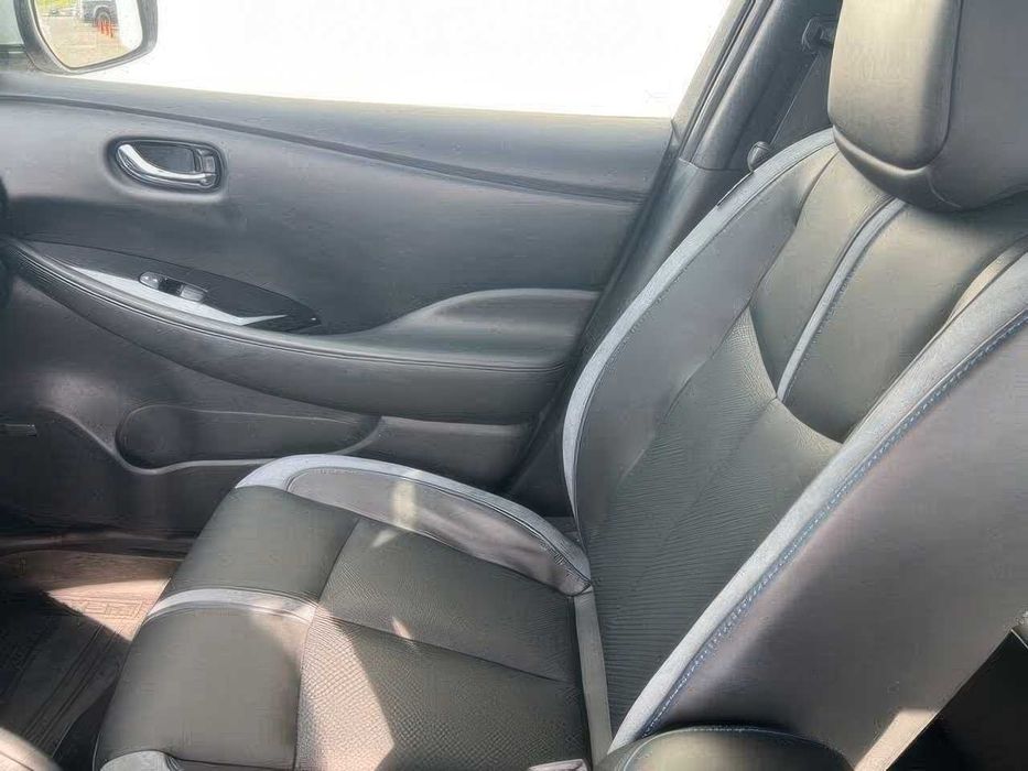 Nissan LEAF SL Plus      2020