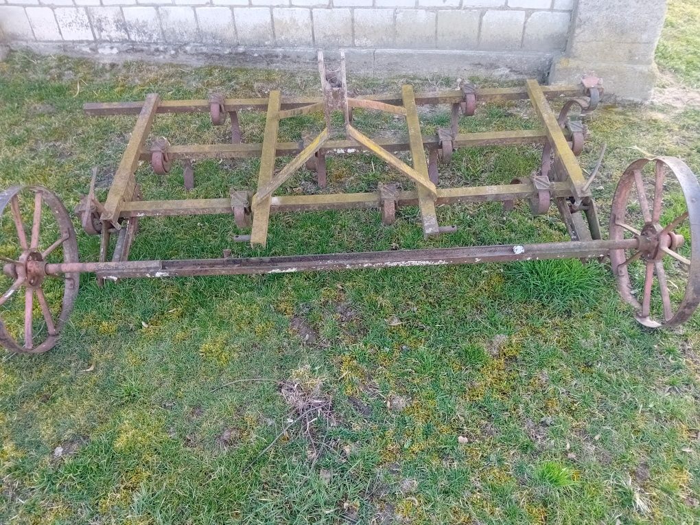 Kultywator z walkiem nowym