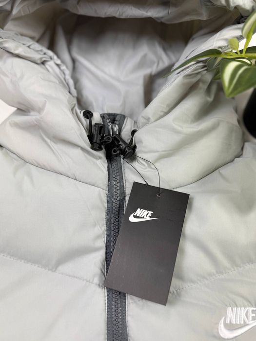 Пуховик Nike ( сірий з білим )