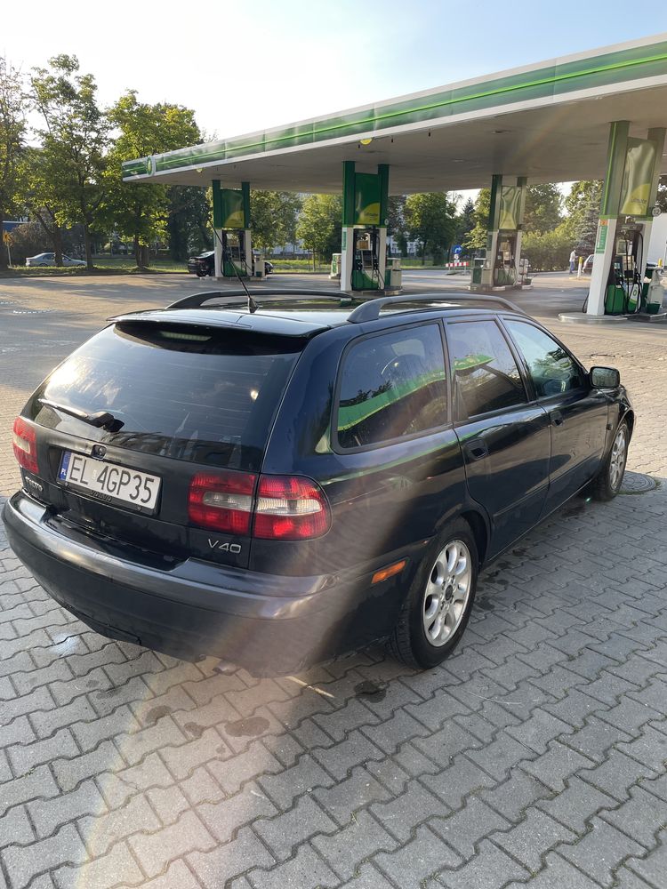 Volvo v40 2002 rok 1,9 tdi.