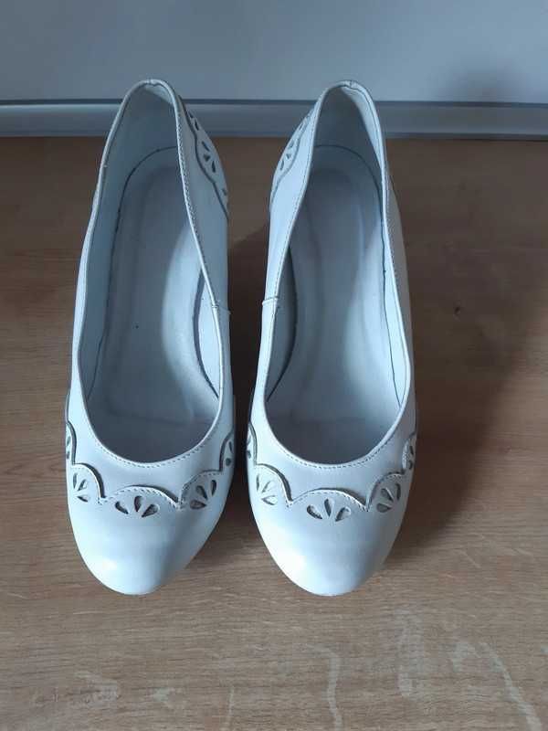 Buty ślubne góralskie białe boho folk na koturnie skórzane 39 40
