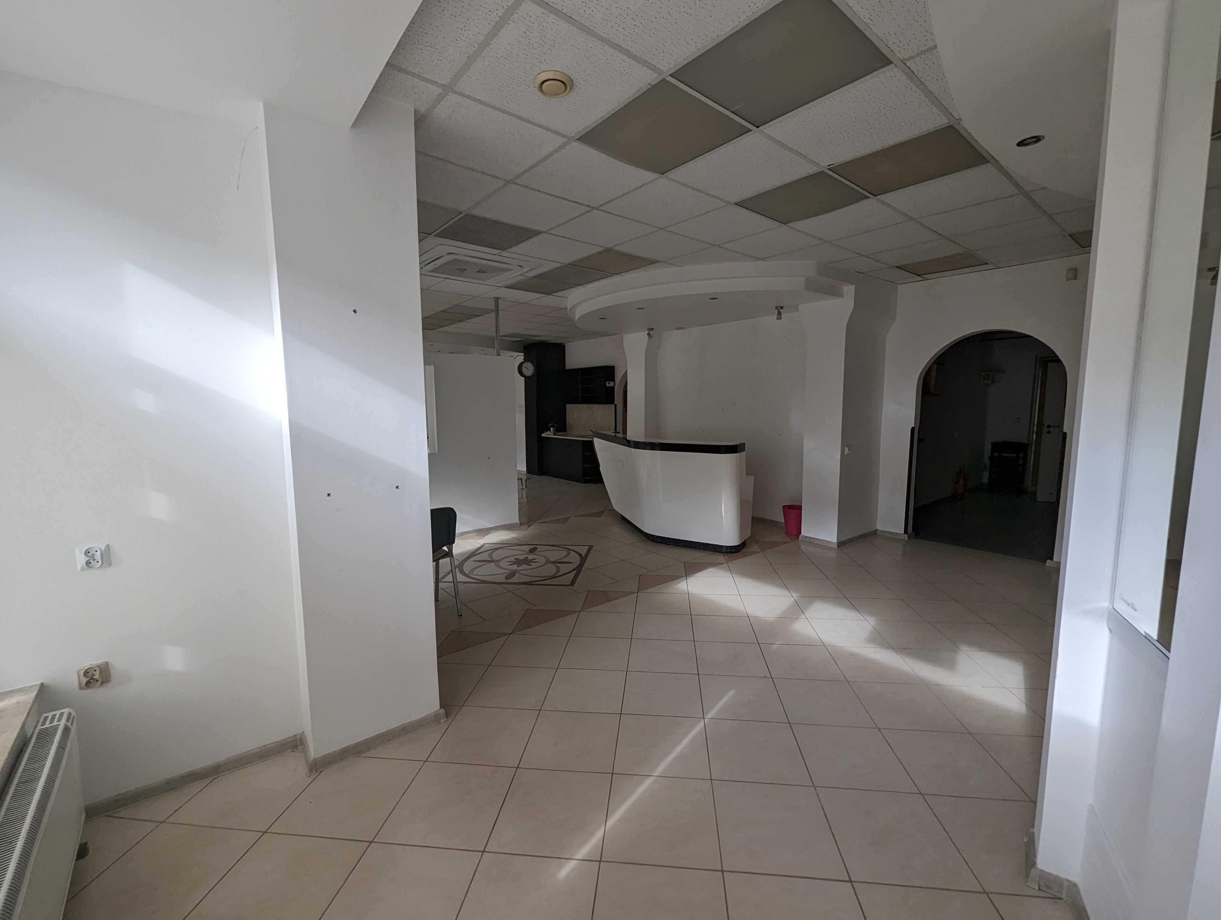 Wynajmę atrakcyjny lokal na cele usługowo-handlowe lub biurowe 130m2