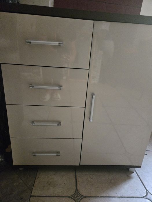Komoda Bodzio biały połysk boki wenge
