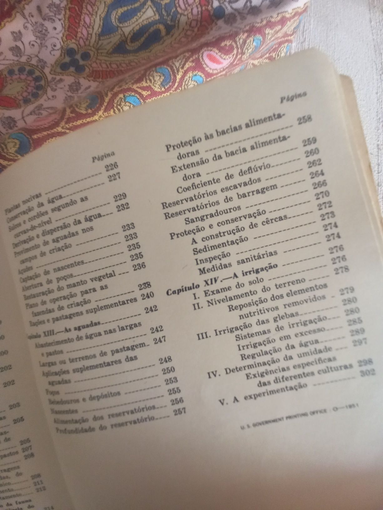 Manual de Conservação do Solo
Edição de 1 9 5 1