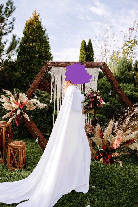 Лаконічна весільна/вечірня сукня з ексклюзивним кейпом (накидкою)!