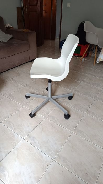 Cadeira de plástico