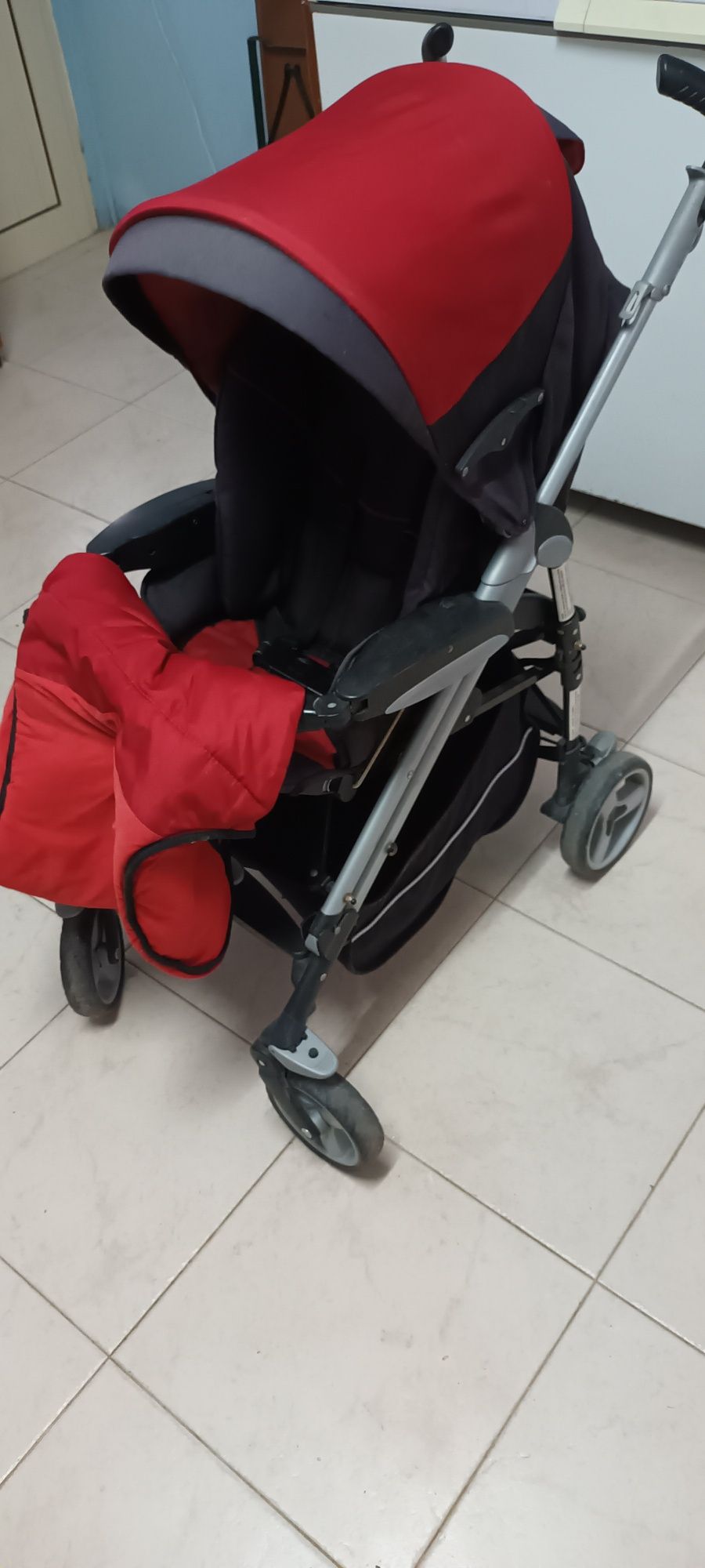 Conjunto  de bebê (carrinho,alcofa e ovo)