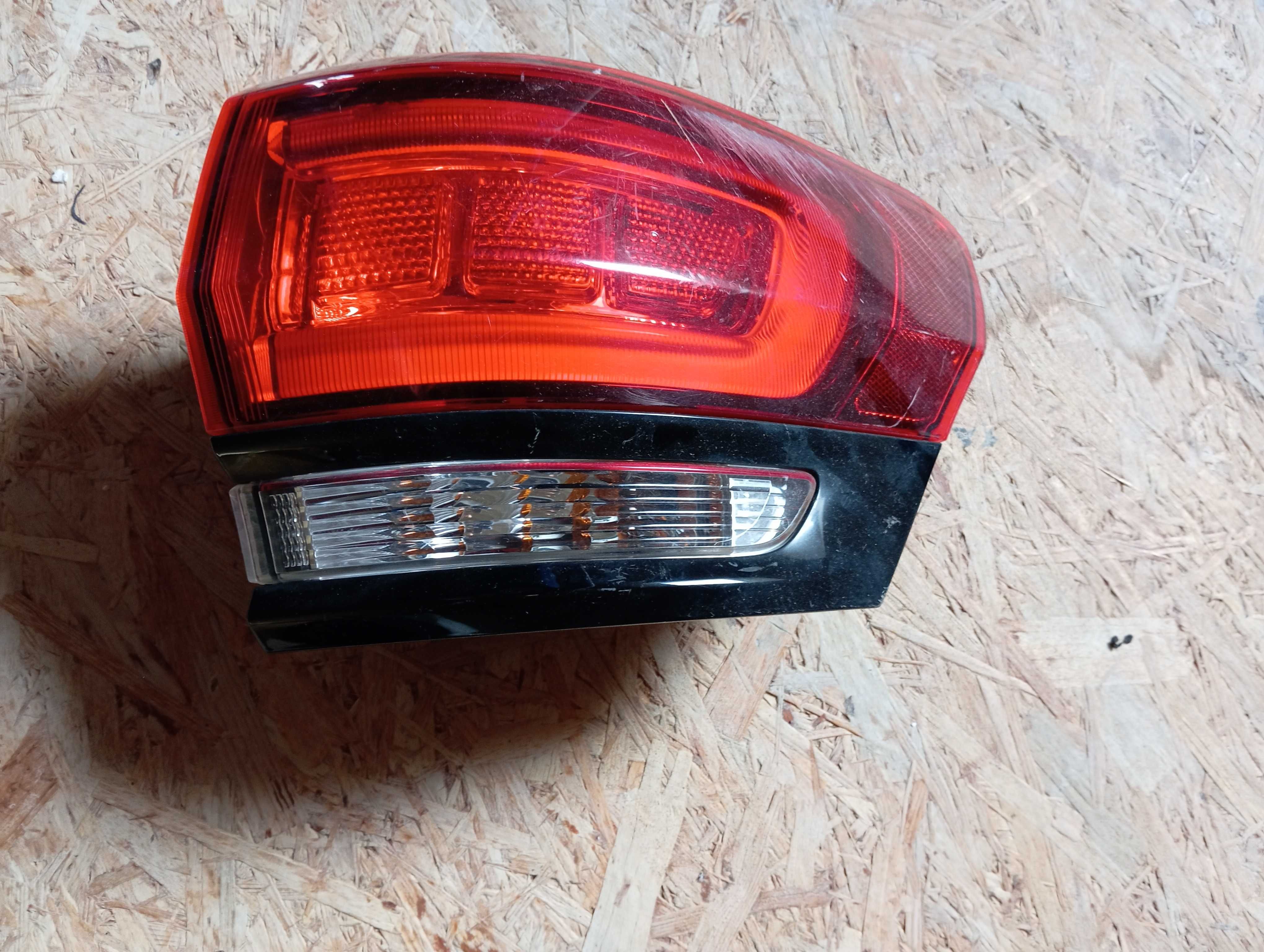 JEEP GRAND CHEROKEE WK2 LAMPA Tył Lewa Prawa Europa Oryginał SRT