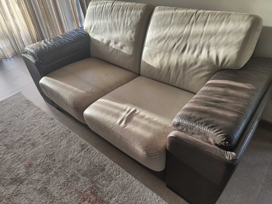 2 Sofás em pele, 2 lugares para venda em bom estado