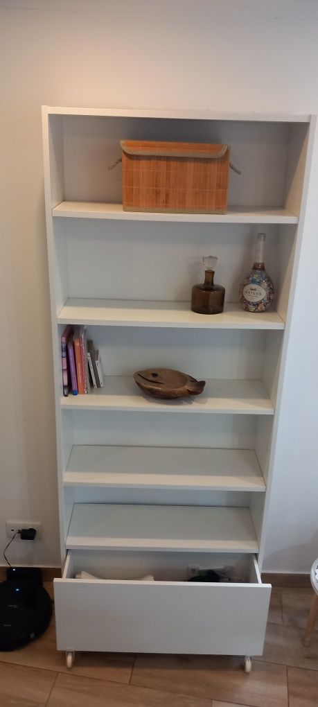 Armario estante IKEA com gaveta