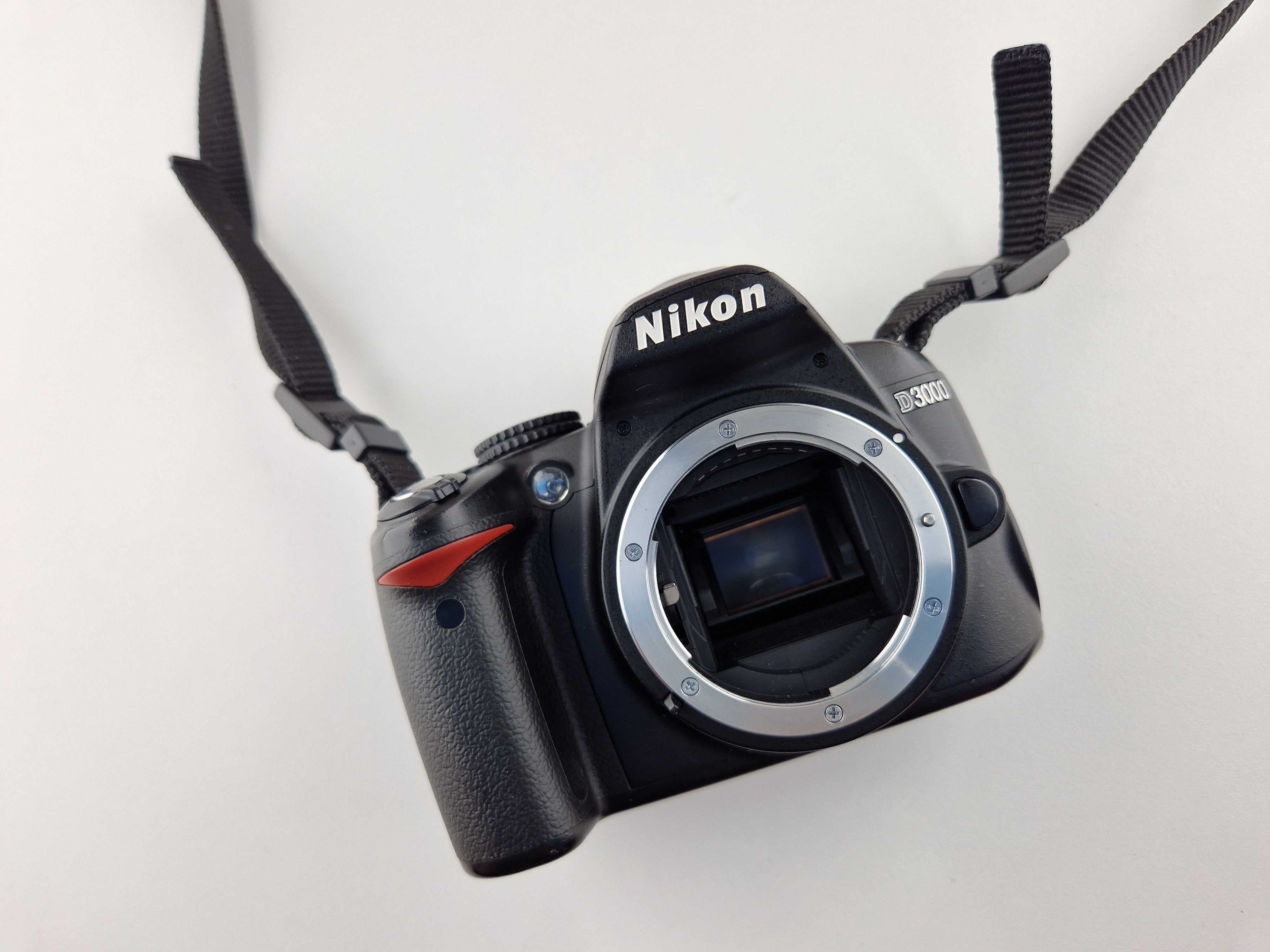 .Aparat Nikon D3000 body + karta 8GB - 11.612 zdjęć - jak nowy!