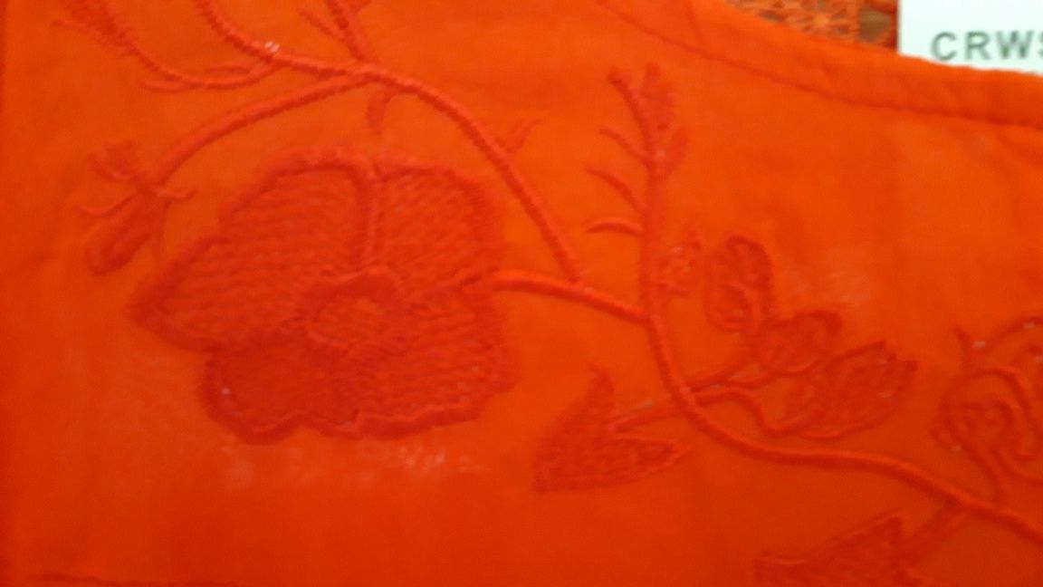 Bluzka damska rozmiar M L czerwona NOWA z pieknym haftem kwiatowym