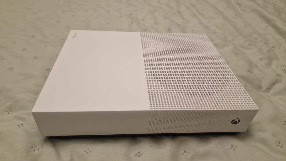 Xbox One S Digital Edition