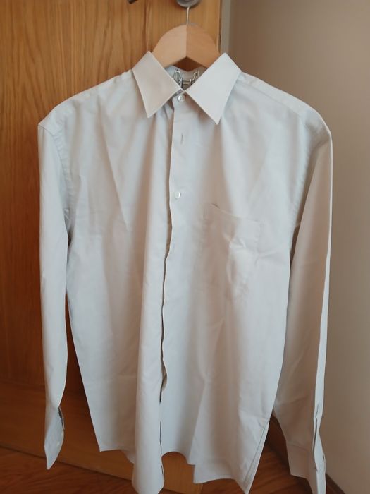 Vendo 2 Camisas Homem