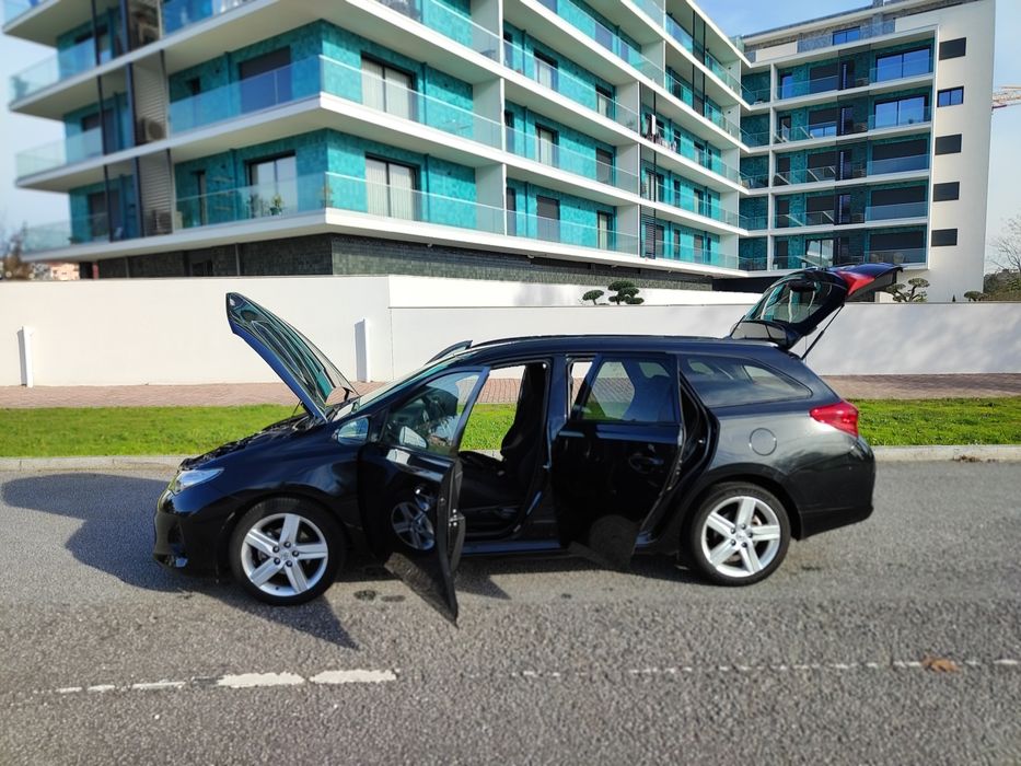 Toyota Auris Touring Sports