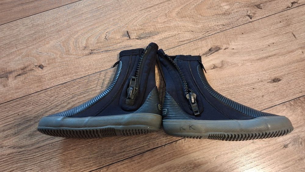 Buty żeglarskie 34 piankowe