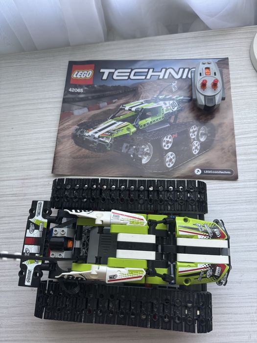 Продам машину Lego на пульті управленія