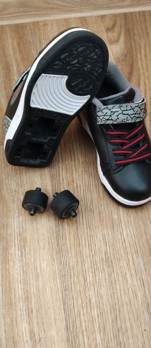 Роликовые кроссовки Heelys размер 30 17см