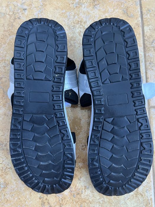 Сандалі. Босоніжки нові.